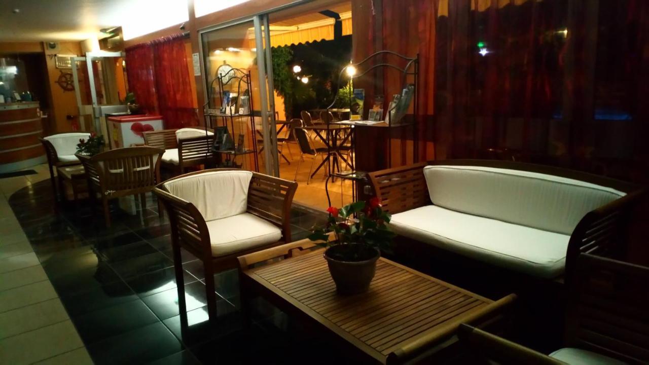 Brit Hotel Confort Helios Agde Exterior photo